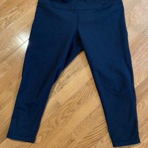 Navy Zella 3/4 yoga pants L